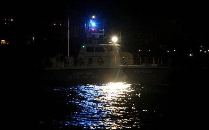 Θρίλερ στην Κυλλήνη: Τηλεφώνημα για βόμβα σε πλοίο